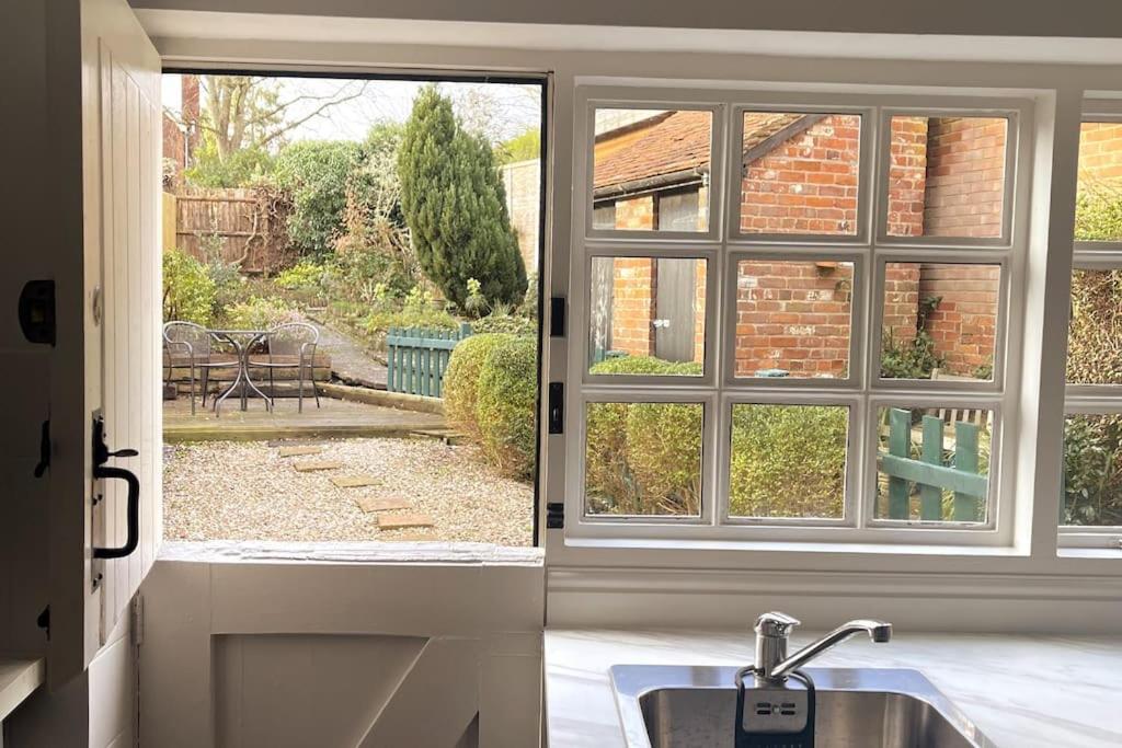 Entire Georgian Luxury Home - 3 Storey- High St Henley-In-Arden -Two Bedrooms-Sleeps 4 מראה חיצוני תמונה