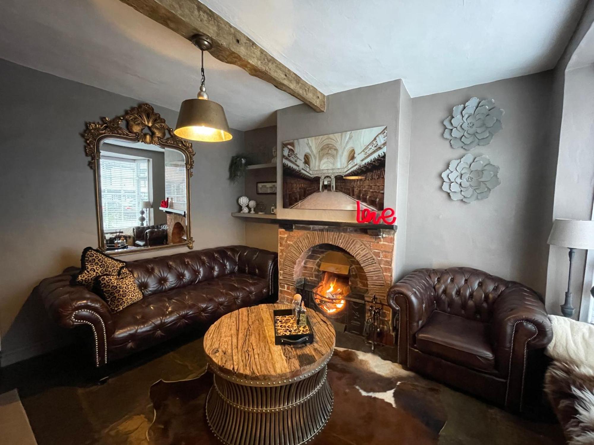 Entire Georgian Luxury Home - 3 Storey- High St Henley-In-Arden -Two Bedrooms-Sleeps 4 מראה חיצוני תמונה