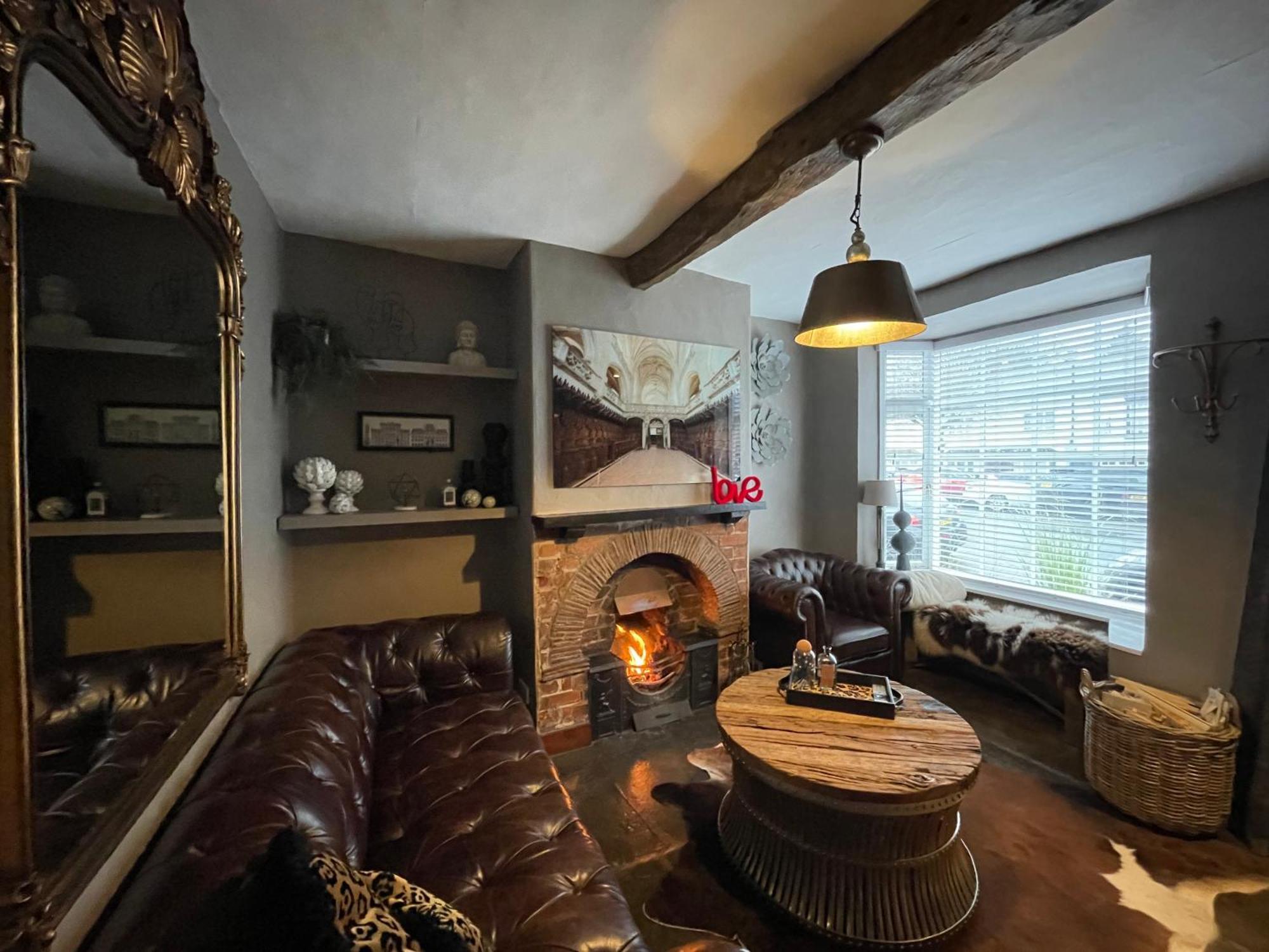 Entire Georgian Luxury Home - 3 Storey- High St Henley-In-Arden -Two Bedrooms-Sleeps 4 מראה חיצוני תמונה