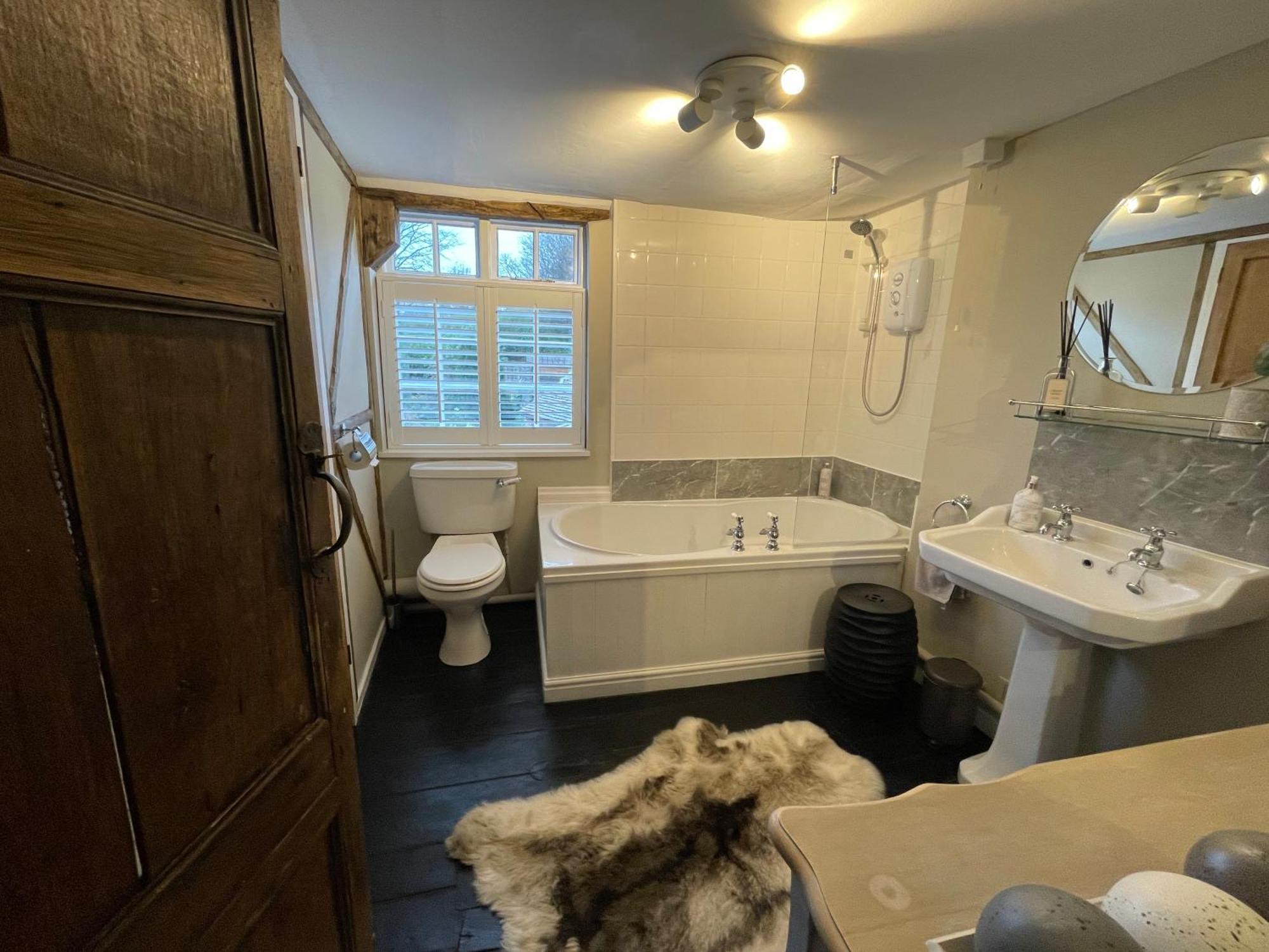 Entire Georgian Luxury Home - 3 Storey- High St Henley-In-Arden -Two Bedrooms-Sleeps 4 מראה חיצוני תמונה
