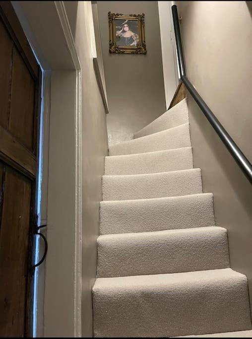 Entire Georgian Luxury Home - 3 Storey- High St Henley-In-Arden -Two Bedrooms-Sleeps 4 מראה חיצוני תמונה