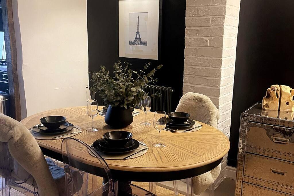 Entire Georgian Luxury Home - 3 Storey- High St Henley-In-Arden -Two Bedrooms-Sleeps 4 מראה חיצוני תמונה