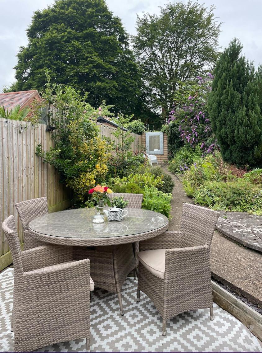 Entire Georgian Luxury Home - 3 Storey- High St Henley-In-Arden -Two Bedrooms-Sleeps 4 מראה חיצוני תמונה